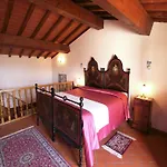 In Tuscany Near Vineyards Апартаменты